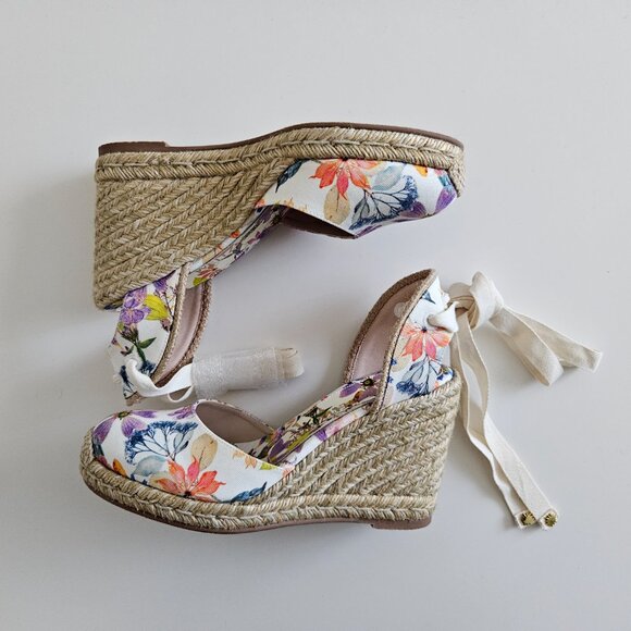 Stuart Weitzman Marguerita Floral Espadrille Wedge Sandals- Size 7 - Picture 4 of 16